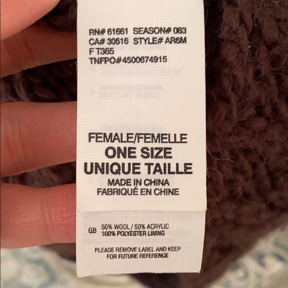 Woman’s North Face Beanie - Picture 4 of 4